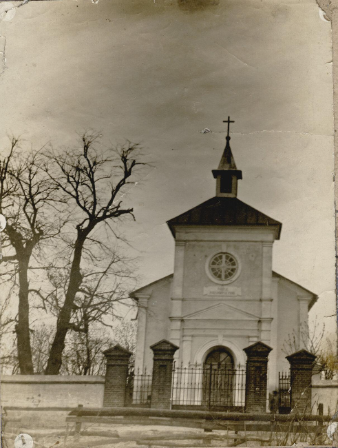 Stary drewniany kościół w Komarówce Podlaskiej